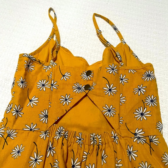 Market & Spruce Crissie Scallop Detail Linen Blend Summer Dress - Picture 8 of 8